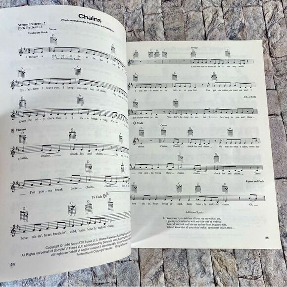 Hal Leonard The New Country Hits Book Easy Guitar Paperback - Picture 3 of 6